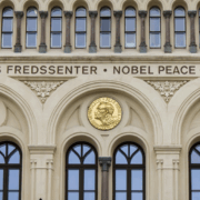 Denuncia a la Fundación Nobel por darle el premio a María Corina Machado