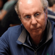 Multimillonario paga la universidad de miles de jóvenes en Texas