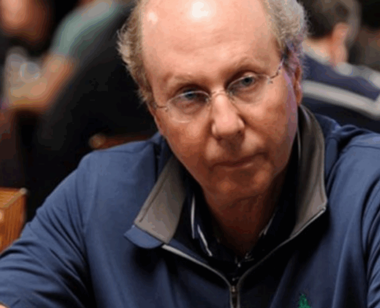 Multimillonario paga la universidad de miles de jóvenes en Texas