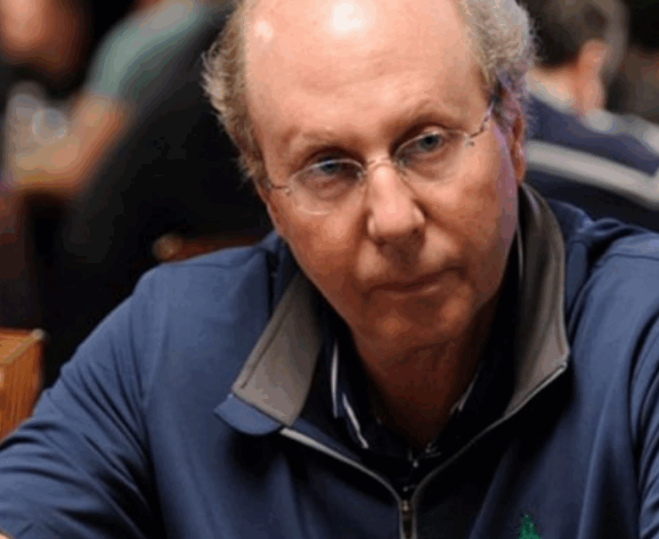 Multimillonario paga la universidad de miles de jóvenes en Texas