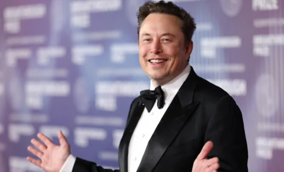 Elon Musk vuelve a hacer historia al ser la primera persona con una fortuna de 700 billones de dólares
