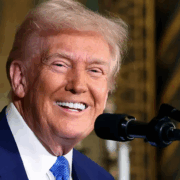 Trump sigue atacando petroleros de Venezuela bajo la excusa de que realizan importaciones ilegales