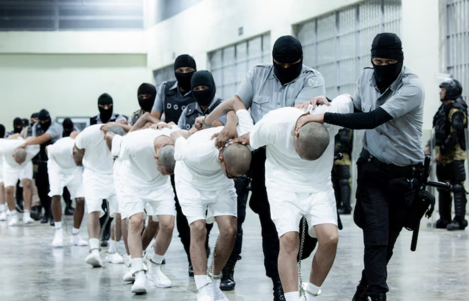 El Salvador condena a 248 pandilleros miembros de un grupo muy famoso y poderoso