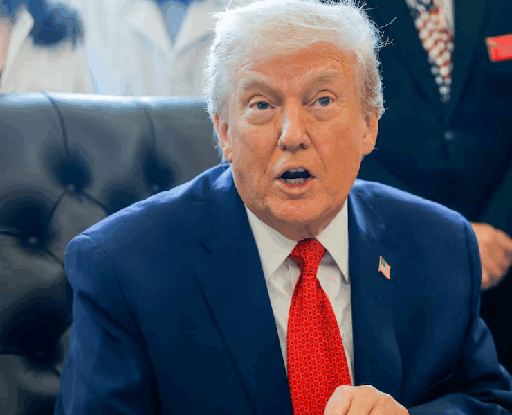 Trump ofrece 3000 dólares y un boleto de avión a migrantes que se auto-deporten