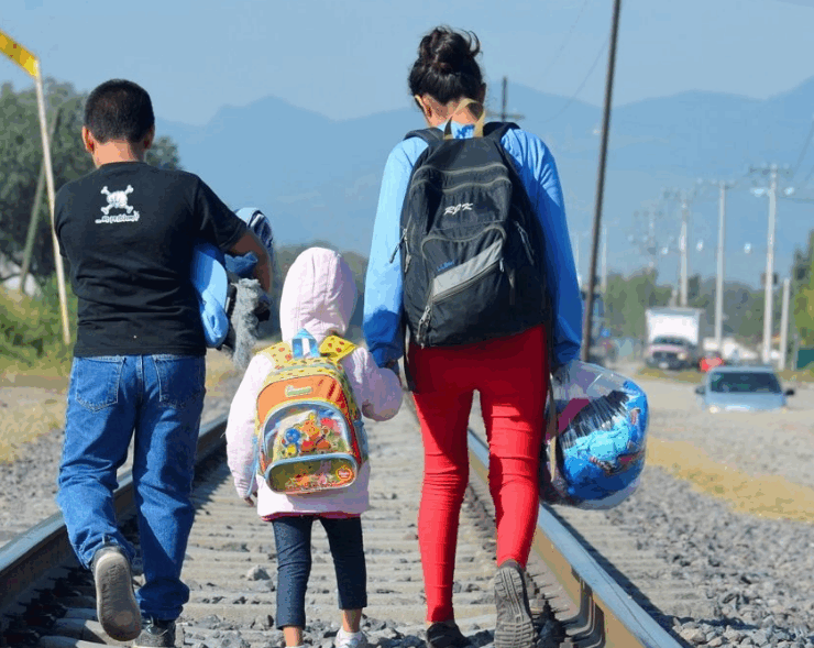 Niños migrantes están siendo retenidos sobre el limite de tiempo legal