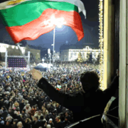 Bulgaria cae ante protestas y manifestaciones, otro gobierno que cae