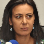 Mamá de Paulette demanda a Netflix por daño moral