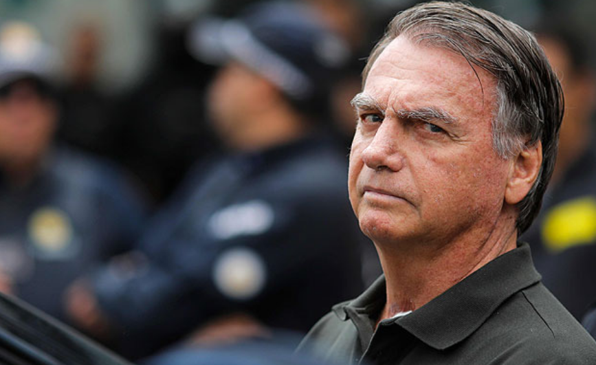 Bolsonaro sale de prisión e ingresa al hospital para una cirugía de hernia