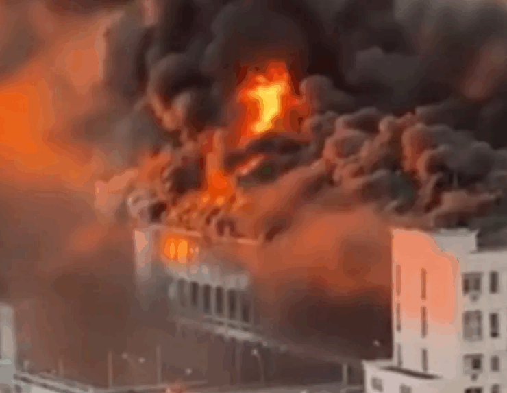 Un fuerte incendio se desata en escuela de Brasil