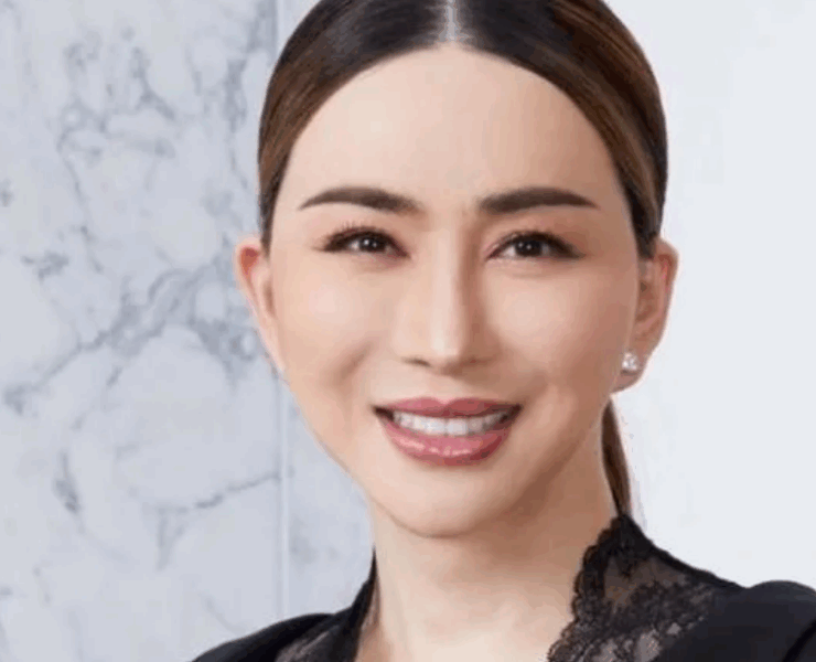 Sentencian a la copropietaria de Miss Universe a 2 años de prisión por fraude