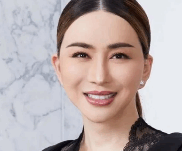 Sentencian a la copropietaria de Miss Universe a 2 años de prisión por fraude