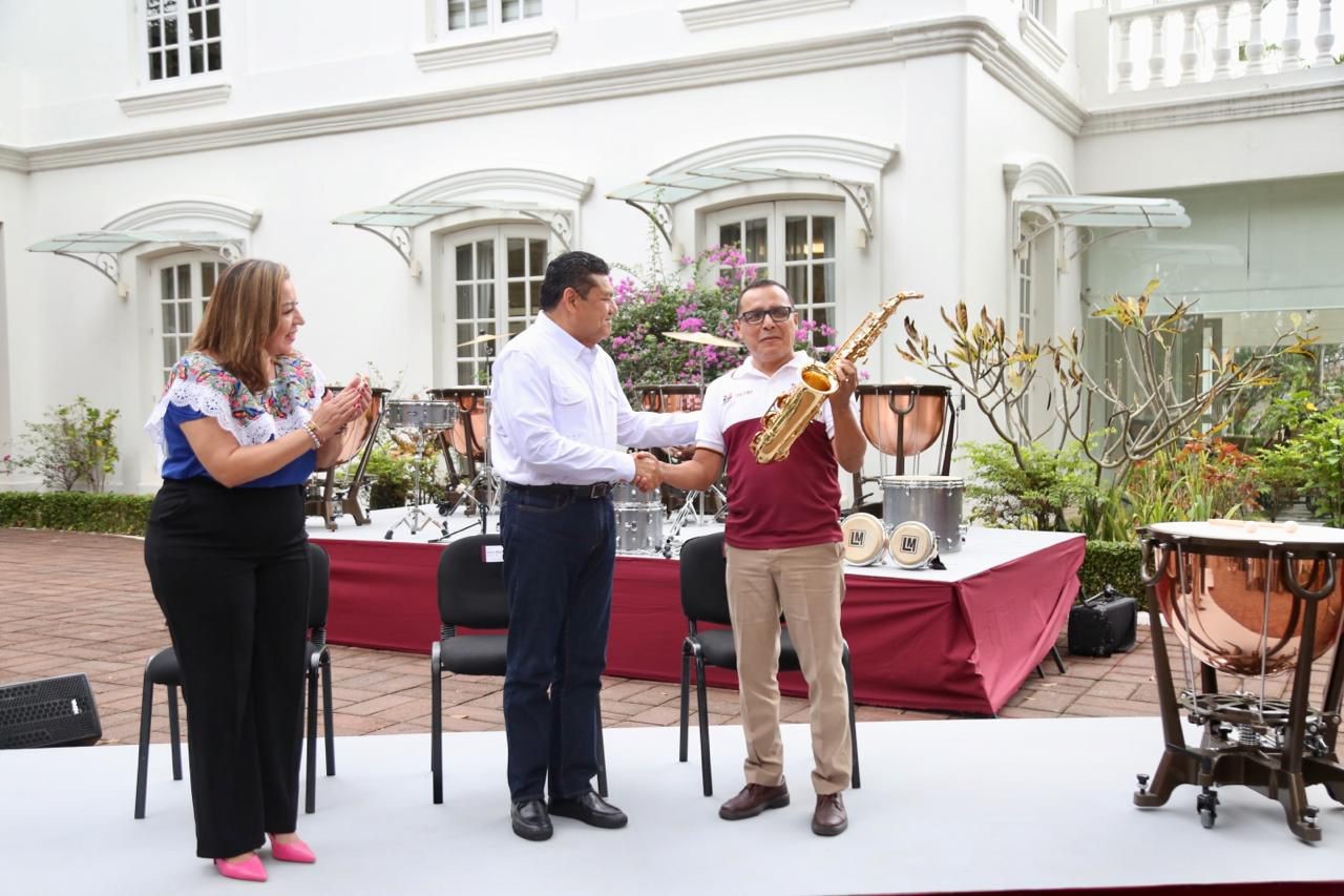 Centro Cultural Quinta Grijalva con instrumentos nuevos y de calidad entregados por el Gobernador de Tabasco