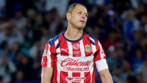 Javier “Chicharito” Hernández falló el penal decisivo que pudo mandar a Chivas a las semifinales del Apertura 2025.