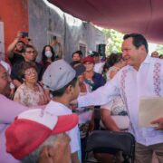 ¡Hogares que Transforman! Díaz Mena Supervisa Construcción de Viviendas en Yaxkukul