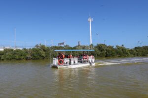El Patronato Cultur mantiene precios accesibles en recorridos a bordo del Catamarán y otras actividades ecoturísticas.