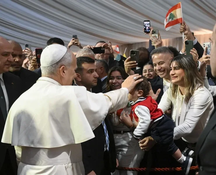 El Papa León XIV llega a un Líbano fracturado y llama a reconstruir la esperanza nacional