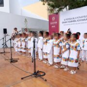 El espíritu navideño vibra en maya: estudiantes conmueven con villancicos