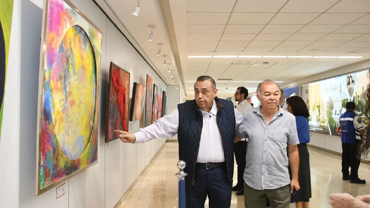Exposición artística que marca la Temporada decembrina en el Aeropuerto de Mérida