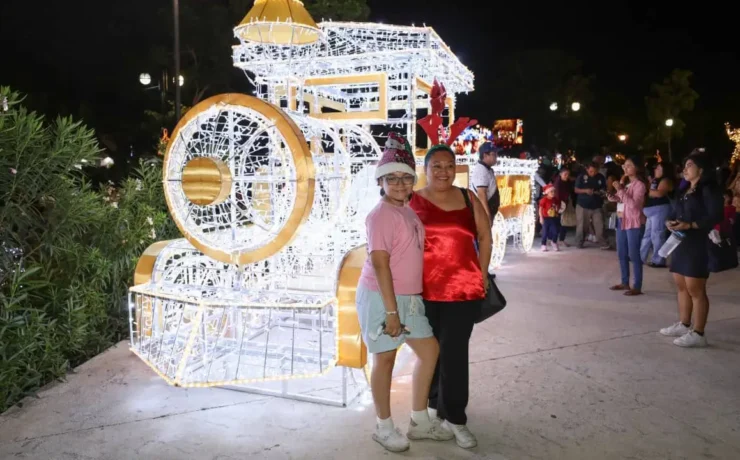 La magia de la navidad llegó a la Plaza Grande llena de luz y tradición