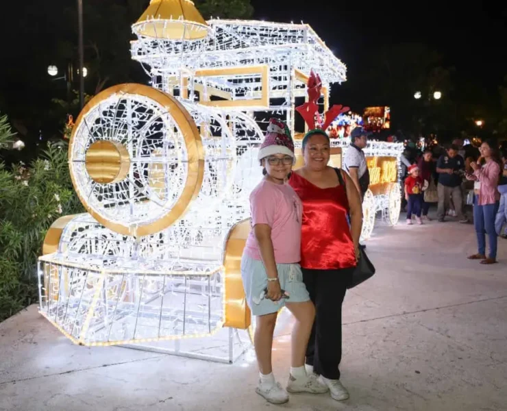 La magia de la navidad llegó a la Plaza Grande llena de luz y tradición