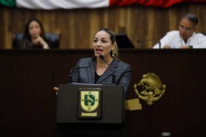 La diputada Naomi Peniche durante la sesión legislativa donde se analizó y votó el Presupuesto de Egresos 2026.