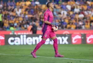 Nahuel Guzmán, figura determinante bajo los tres postes, volvió a ser clave con atajadas decisivas rumbo a la Final del Torneo Apertura 2025.