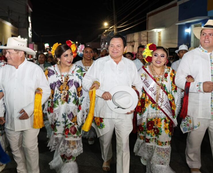 Orgullo y Tradición: Joaquín Díaz Mena lidera la gran coronación de la Reina de la Feria de Reyes Tizimín 2026