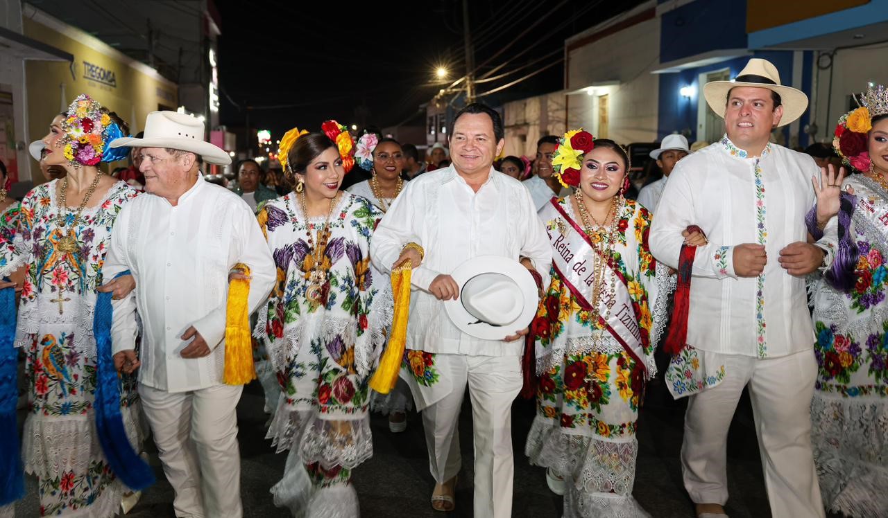 Orgullo y Tradición: Joaquín Díaz Mena lidera la gran coronación de la Reina de la Feria de Reyes Tizimín 2026