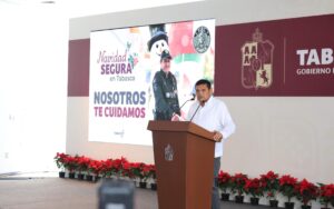 El gobernador Javier May Rodríguez durante su conferencia matutina, donde destacó los Avances en la construcción de la paz y el cierre de año con finanzas sanas en Tabasco.