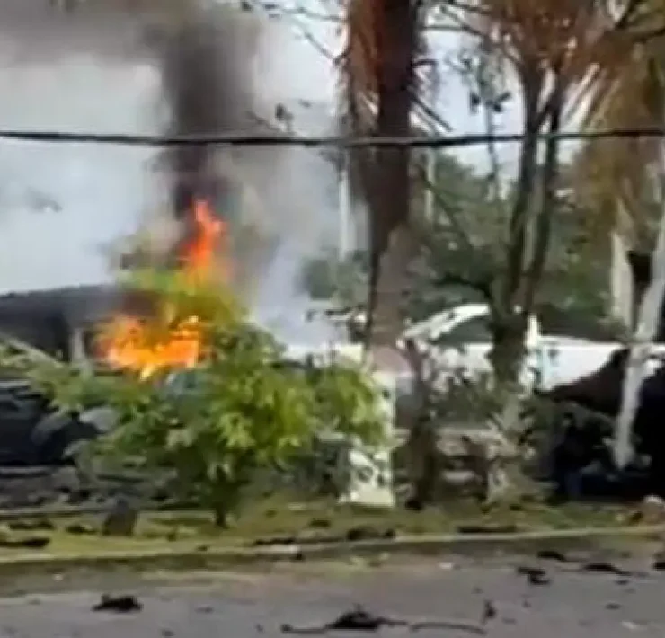 Primer reporte sobre la Explosión de coche bomba en Michoacán