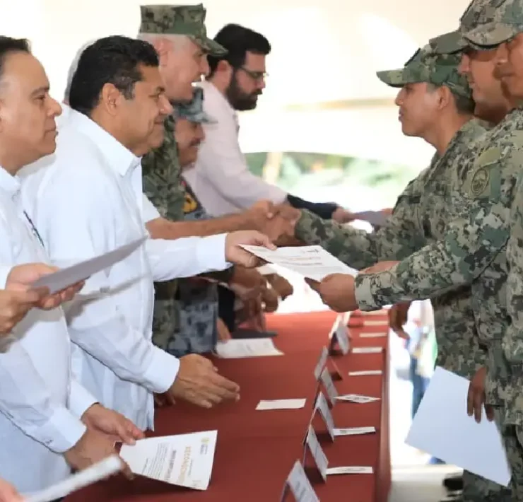 Reconocieron a 700 trabajadores y héroes solidarios