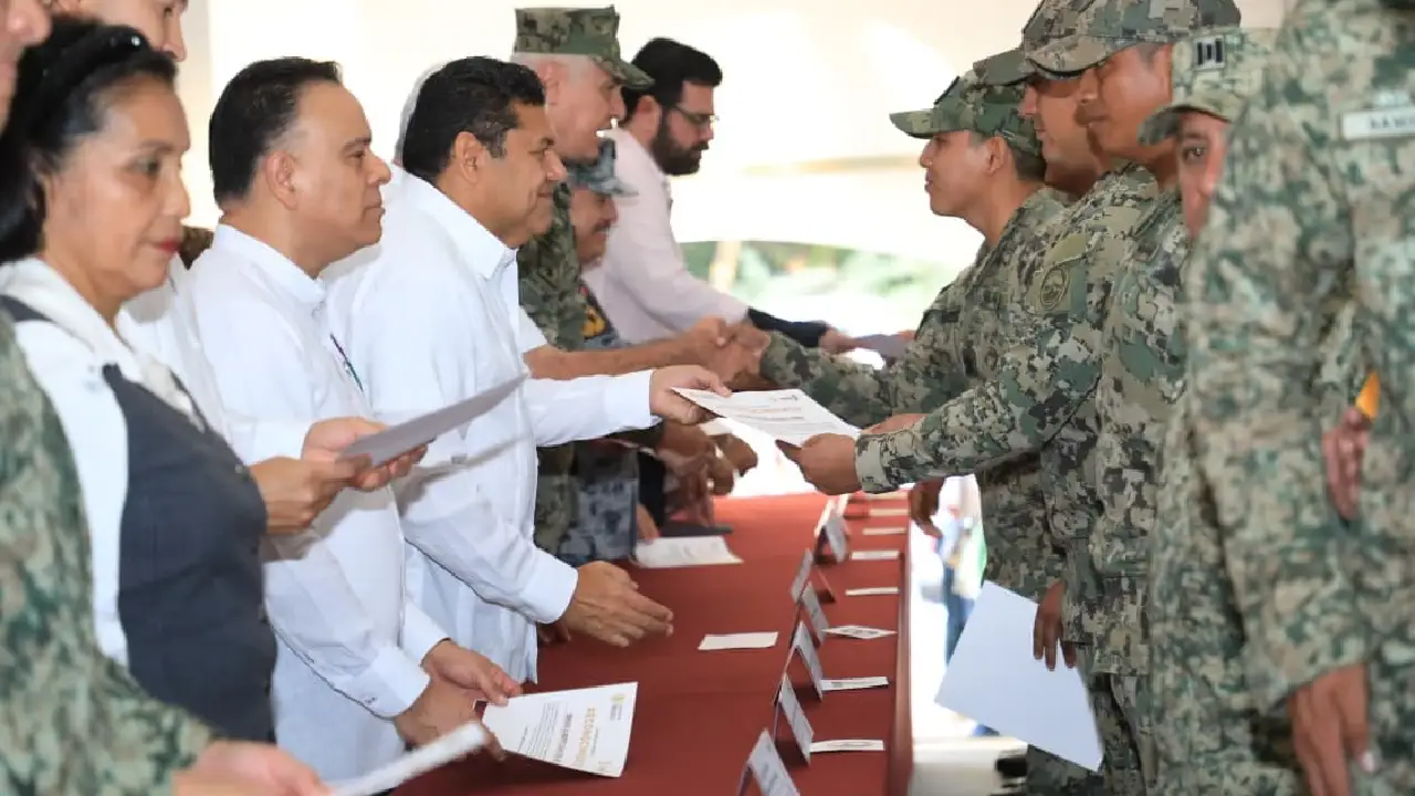 Reconocieron a 700 trabajadores y héroes solidarios