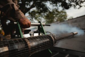 El Gobierno del Estado reiteró el llamado a lavar, tapar, voltear y eliminar recipientes con agua, así como a acudir a la unidad de salud ante síntomas y evitar la automedicación.