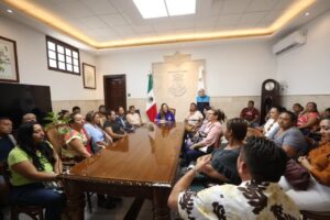 La alcaldesa Cecilia Patrón se reunió con tianguistas durante el Miércoles Ciudadano, reafirmando que no habrá ajuste al derecho que pagan los tianguistas.