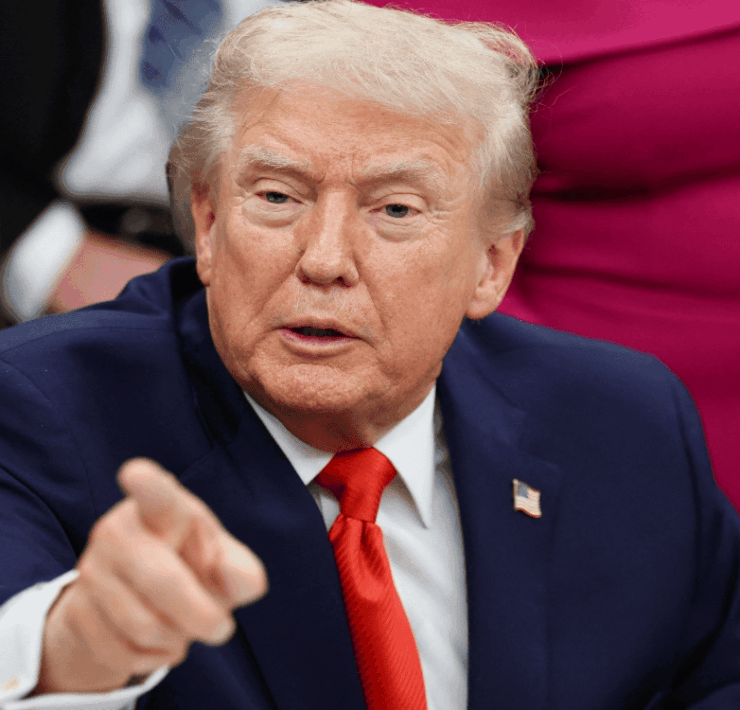 Trump asegura que EU destruyó una instalación