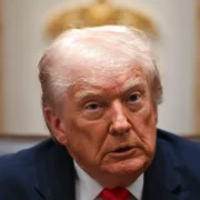 Trump vuelve a tensar la relación bilateral al sugerir operaciones militares en México; Gobierno mexicano reitera rechazo a cualquier intervención