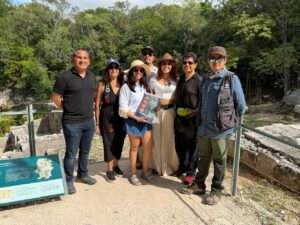 La visitante, originaria de la Ciudad de México, dijo que vino con su familia a una boda y no podían dejar pasar la oportunidad de conocer y disfrutar sitios arqueológicos como Chichén