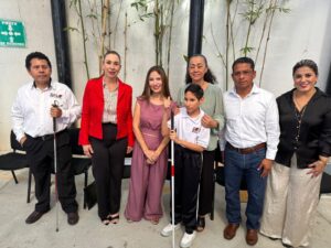 Entrega de bastones a personas con discapacidad visual refuerza el Bienestar de los más vulnerables y la inclusión social en Tabasco, mediante acciones coordinadas del DIF Tabasco y la Beneficencia Pública.