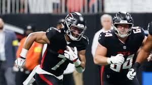 Los Atlanta Falcons cerraron la Semana 18 de la NFL con una victoria clave ante los Saints, un triunfo que influyó directamente en la definición de la NFC Sur y mantuvo viva la emoción hasta el final de la temporada regular.