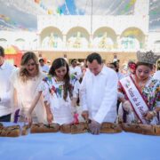 Acompaña el Gobernador Joaquín Díaz Mena a familias tizimileñas en la celebración de los Tres Reyes Magos