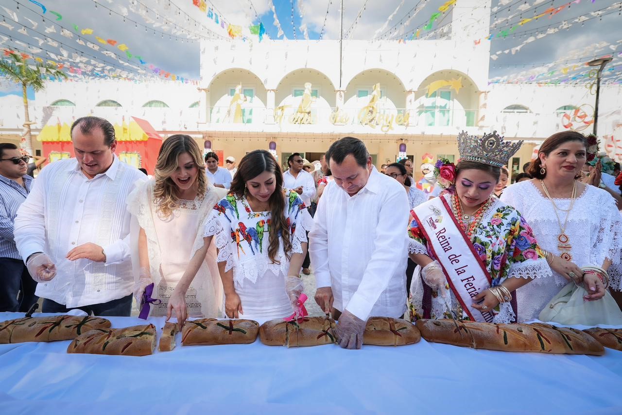 Acompaña el Gobernador Joaquín Díaz Mena a familias tizimileñas en la celebración de los Tres Reyes Magos