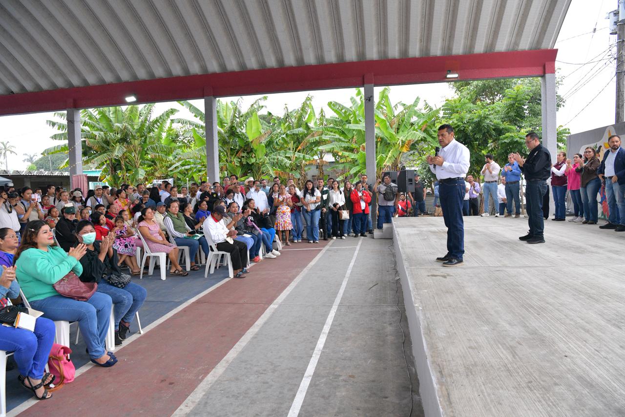 Agradecen familias beneficios de las jornadas