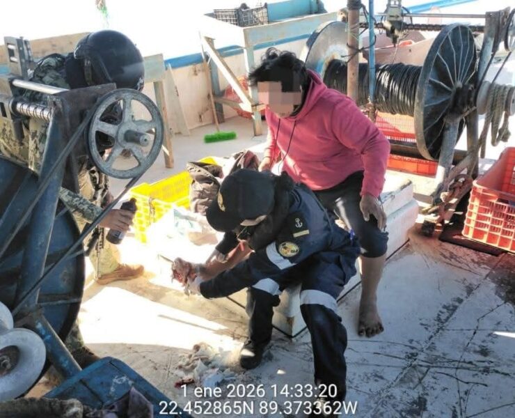 Atención médica a pescador tras ataque mantarraya