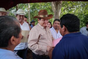 Mejoran producción agrícola con la construcción de Caminos Renacimiento