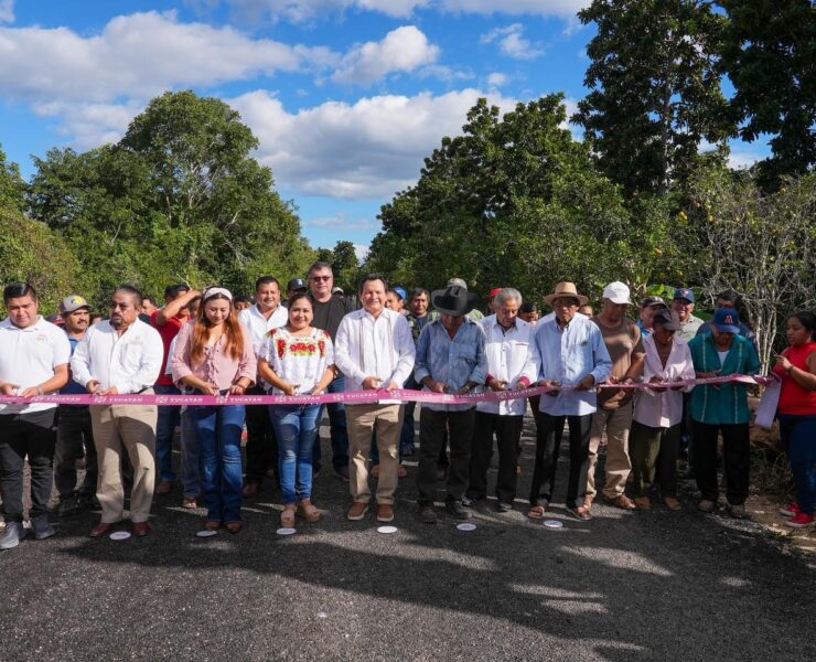 Caminos sacacosechas: el motor que fortalece a 10 mil familias productoras de Akil