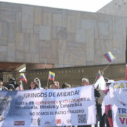 Protestan en CDMX frente a embajada de EEUU por los recientes eventos de Venezuela