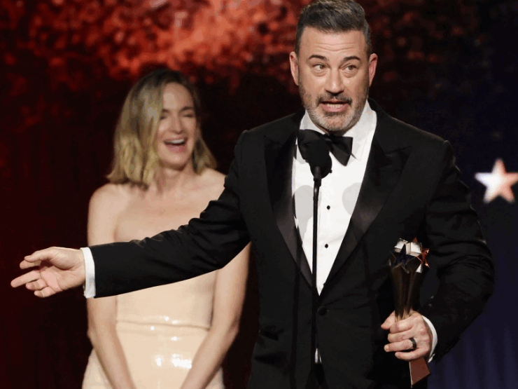 Jimmy Kimmel se burla de Trump durante los Critics Choice Awards