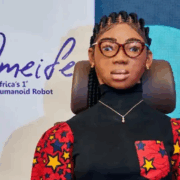 África presenta un robot humanoide extremadamente realista