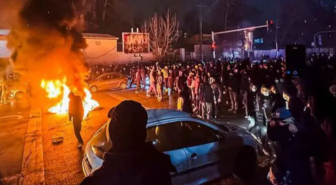 Trump evalúa opciones militares contra Irán tras las muerte por las protestas