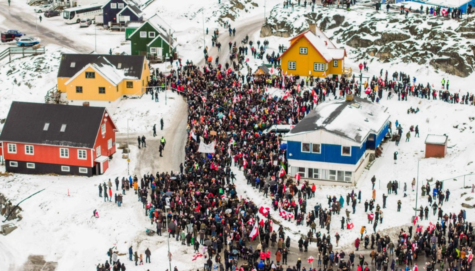 Protestas ciudadanas y rechazo interno